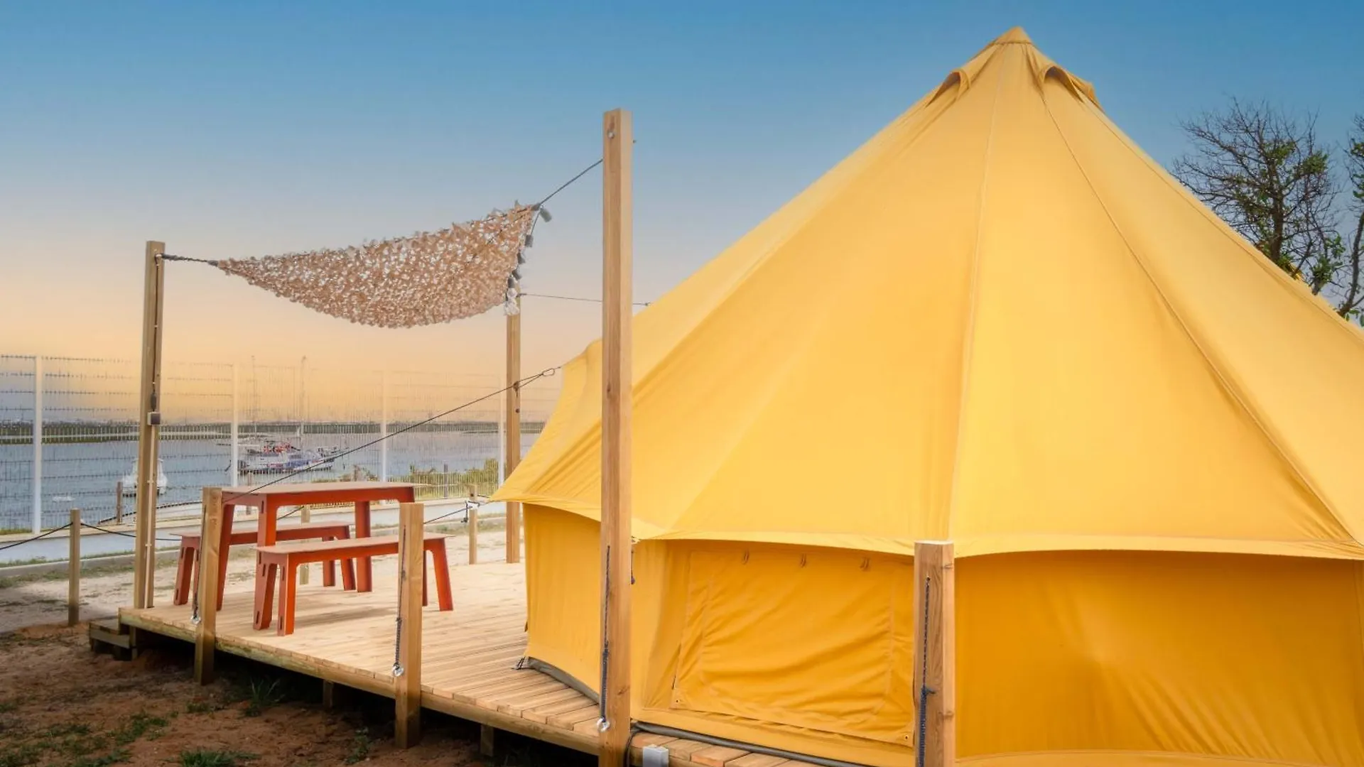 Glamping Camp Faro Hotel Luxury tent